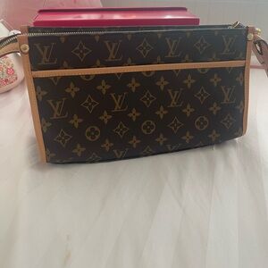 NWT Designer inspired Monogram clutch/crossbody 😍 rare style